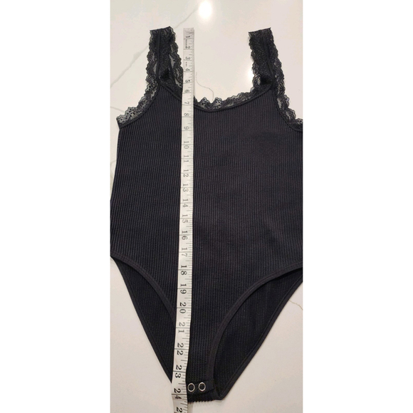 Forever 21 Black Lace Trim Ribbed Cami Bodysuit Women's M L NWOT - Picture 9 of 10